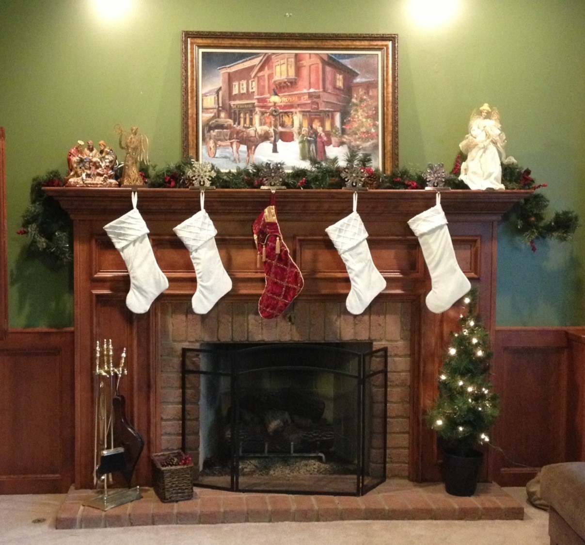 Christmas Fireplace With Stockings