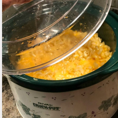 Crock Pot Macaroni and Cheese