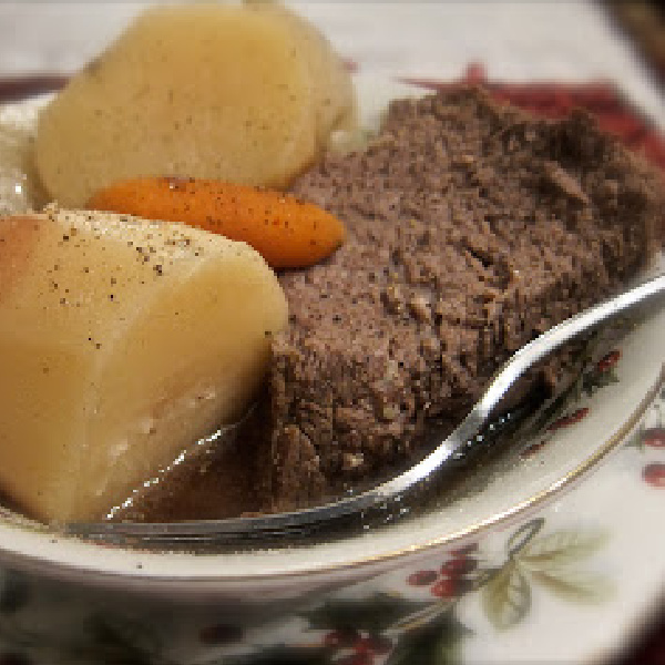 Crock Pot Roast with Garlic & Vegetables
