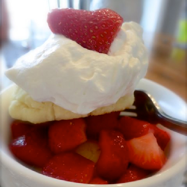 Semi-Homemade Strawberry Shortcake {with a Gluten Free Option!}