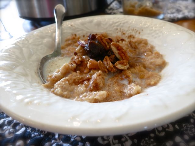 Overnight Slow Cooker Oatmeal is so easy to make and is the perfect healthy breakfast for busy families. Plus you can change it up to make various flavors. #WomenLivingWell #breakfast #oatmeal #slowcooker